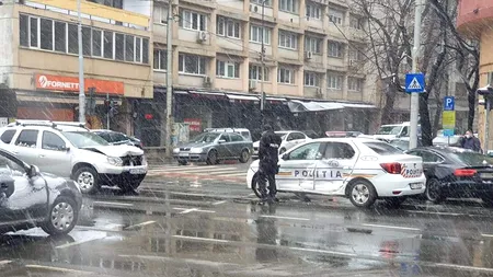 Accident în București. O mașină a Poliției a fost lovită de un SUV