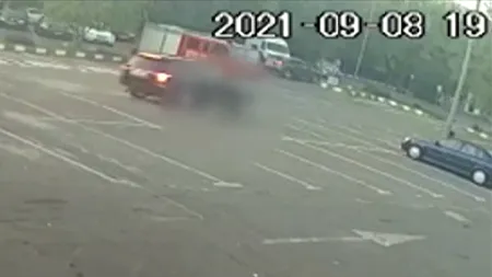 Incident grav la o spălătorie din Capitală. Un bărbat a fost lovit intenționat cu mașina