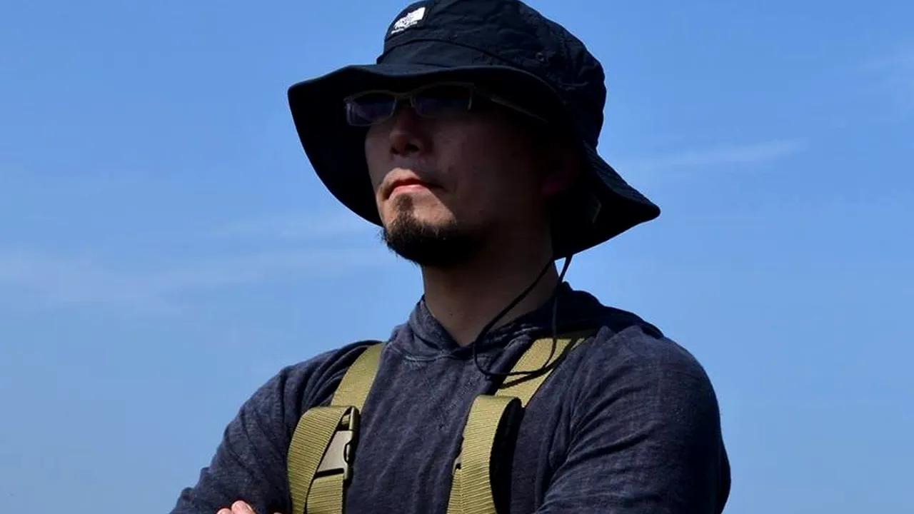 Un bărbat a DECONTAMINAT singur un lac întreg. Soluția ingenioasă găsită VIDEO 