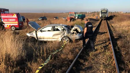 Un adolescent de 14 ani din Olt, rănit după ce mașina în care se afla a fost lovită de un tren