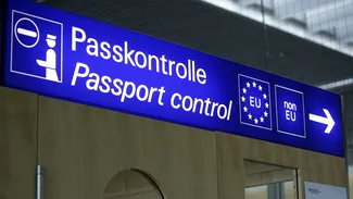 Noul sistem de intrare-ieșire al UE intră în funcțiune DUMINICĂ: „Vom ști cine intră în UE, când și unde.” Posibile congestii pe aeroporturi