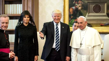 Donald Trump a anunțat că va participa la funeraliile Papei Francisc de la Roma, alături de Melania Trump. Prima Doamnă este de confesiune catolică