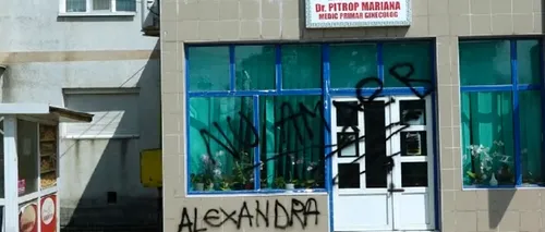 Cabinetul doctoriței din Botoșani care a fost de gardă în noaptea morții Alexandrei, vandalizat cu spray cu vopsea NEAGRĂ: „Nu am aer”