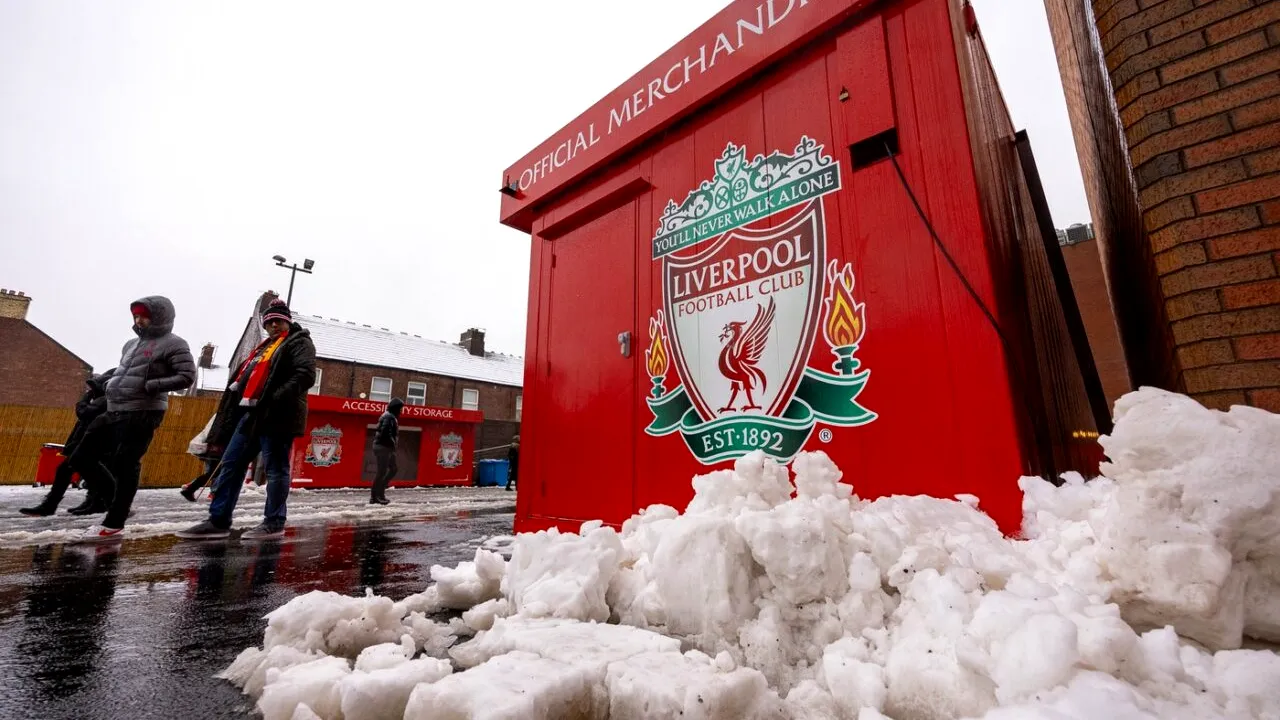 Tatăl lui Elon Musk dezvăluie că miliardarului i-ar plăcea să cumpere clubul LIVERPOOL. Care sunt motivele invocate