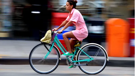 Protest al bicicliștilor, în Piața Universității: „Și pe bicicliști îi așteaptă cineva acasă