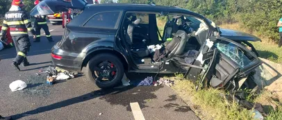FOTO | Accident cu cinci victime în Argeș. Trei persoane au rămas încarcerate