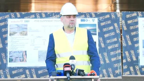 VIDEO | Marcel Ciolacu rememorează cum a fost semnat contractul pentru podul suspendat peste Dunăre. „Am fost chemaţi de conducerea superioară de partid, înfieraţi proletar”