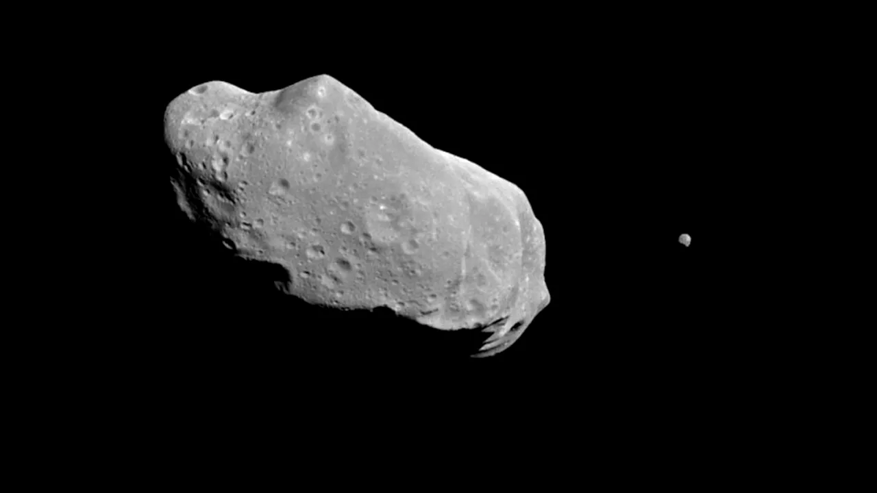 Asteroidul 2012 DA 14 a trecut aproape de Terra, fără să provoace pagube