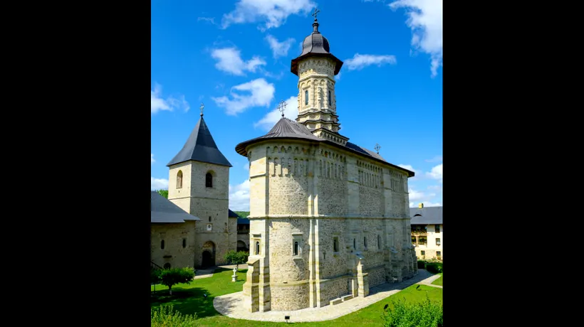 Clipuri cu scene EROTICE, pe pagina de socializare a unei mănăstiri din Suceava / Ce s-a întâmplat, de fapt / „A fost pierdut controlul”