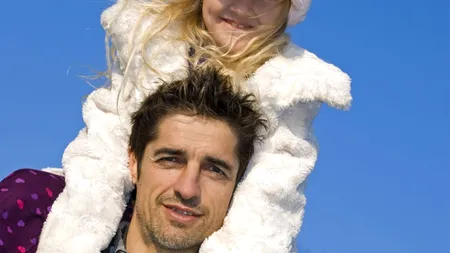 Dacă școlile sunt ÎNCHISE, unul dintre părinți ar putea fi LIBER de la serviciu. Deputat: Nu au cu cine să-și lase copiii acasă. E normal ca STATUL să-i ajute
