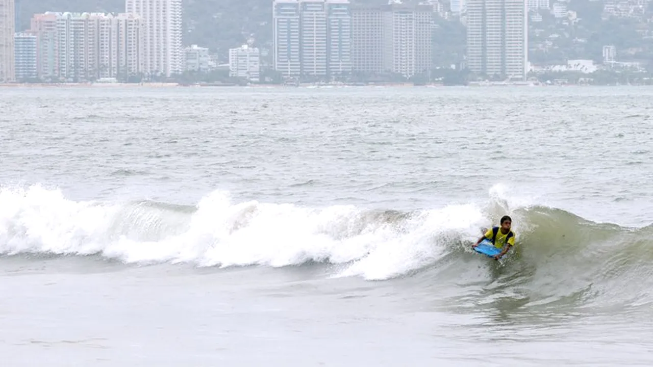 Acapulco, una dintre cele mai luxoase plaje din lume, a intrat în 