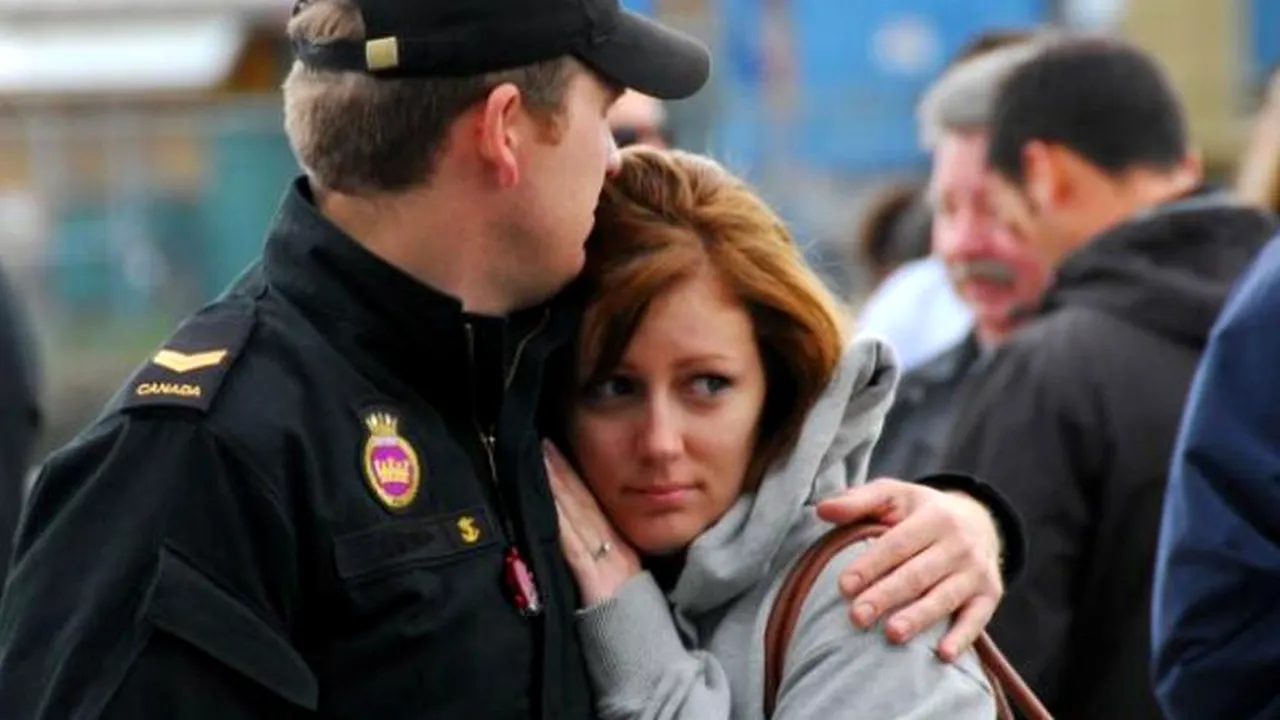 Soțul a plecat de acasă și i-a lăsat soției o surpriză în dulap. Când a văzut-o, femeia a izbucnit în plâns