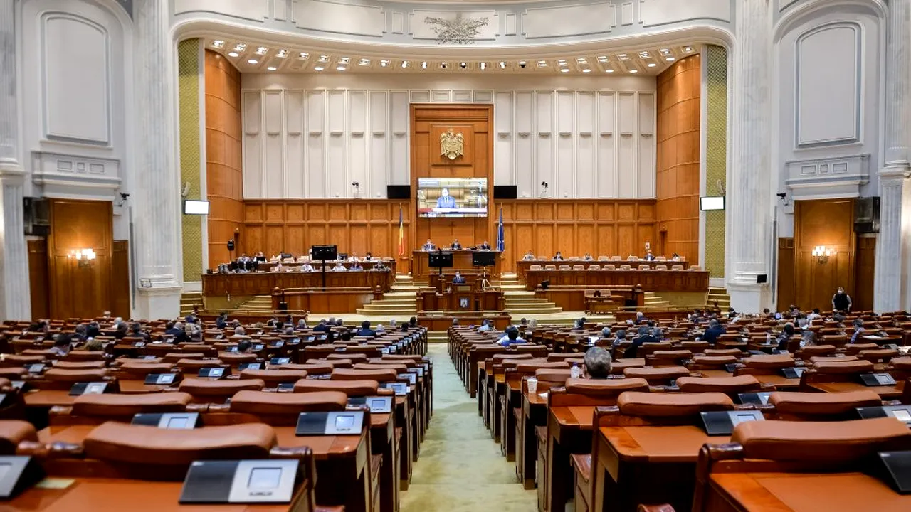 Scandal în Parlament pe motivul racolărilor: PNL: „Ați fost campionii traseismului”/ PSD: „În fiecare zi primiți traseiști!”
