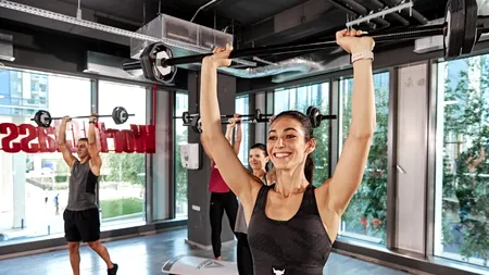 Descoperă Intensitatea și Diversitatea: Clasele de group fitness (P)