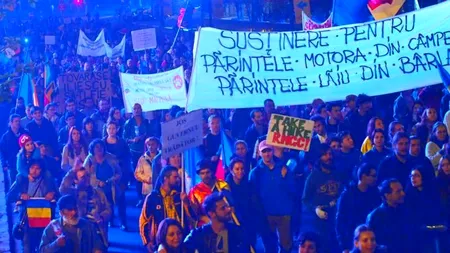 FOTO+VIDEO. Mii de persoane au protestat în Capitală împotriva proiectului minier de la Roșia Montană. 