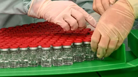 Avertismentul oficialilor UE: Nu vor fi suficiente doze de vaccin pentru toți cetățenii europeni până în 2022