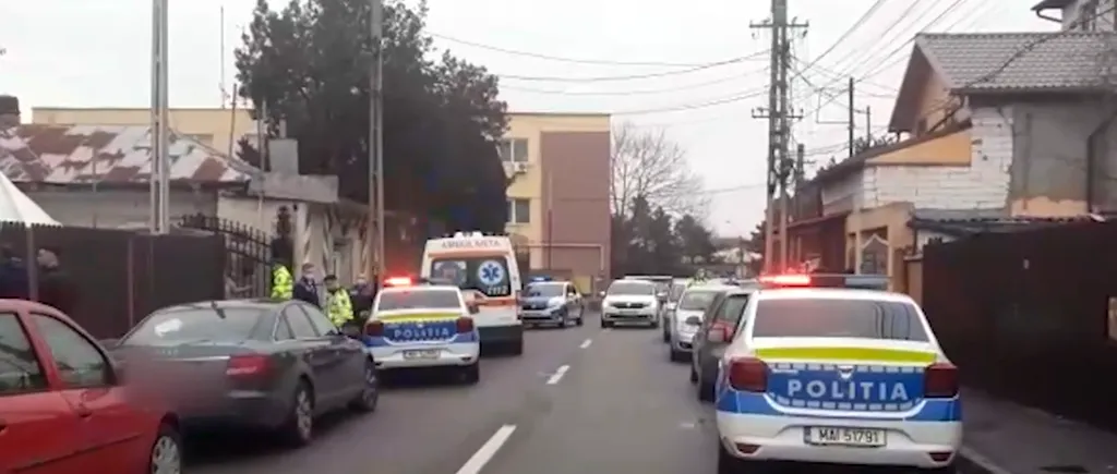 VIDEO | Intervenție medicală cu poliția la poartă, la Pitești. Echipajul ambulanței s-a temut de familia pacientei