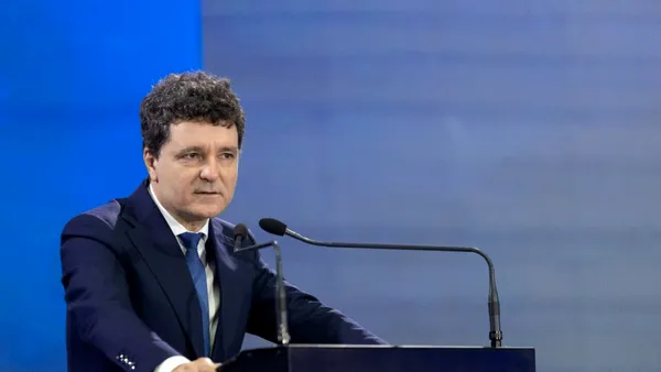 Nicușor Dan, după ce Trump a impus taxe vamale de 30% pentru UE: „România sprijină eforturile CE de a ajunge la un acord cu SUA înainte de 1 august”