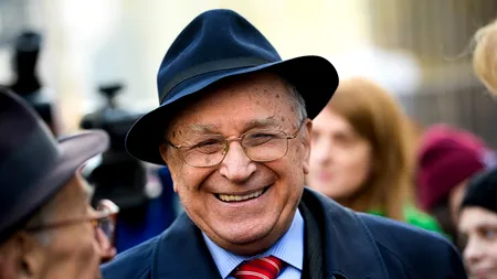ION ILIESCU, de ziua lui: Nu e ca la 19 ani, dar capul e întreg. Petrec cu soția