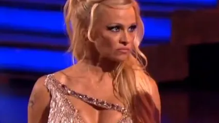 Pamela Anderson s-a REPROFILAT: 