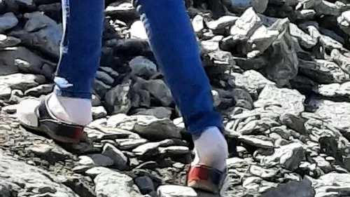 O femeie a fost surprinsă pe munte în papuci și șosete, în zona Bâlea Lac. Reacția salvamontiștilor