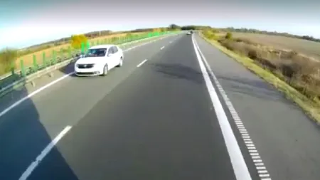 Un șofer a mers pe contrasens pe A2 și nu s-a oprit nici măcar când a provocat un accident. Cum l-au prins polițiștii