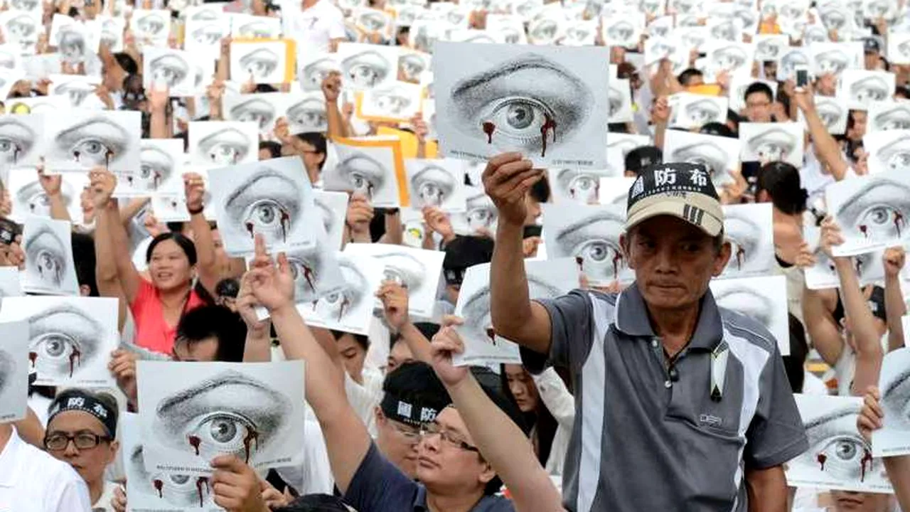 GALERIE FOTO. Protest impresionant în Taiwan după moartea unui recrut în timpul stagiului militar
