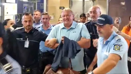 UPDATE | Dănuț Lupu s-a predat, după sosirea din Dubai. Fostul fotbalist, preluat în cătușe de polițiști direct din Aeroportul Otopeni (VIDEO)