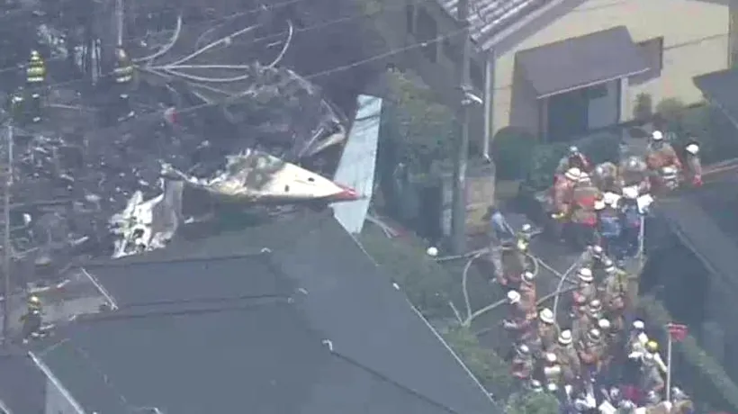 Un avion ușor s-a prăbușit într-o zonă rezidențială din Tokyo. Cel puțin trei oameni au murit