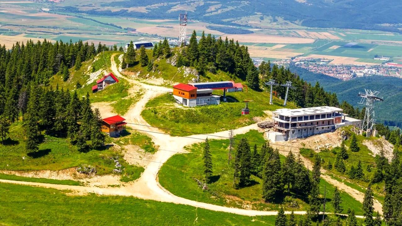 Sejururi de Paște în Poiana Brașov: Cât te costă un weekend la MUNTE cu familia