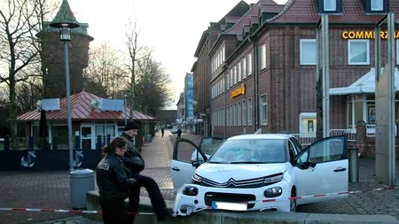 Un individ a intrat cu o mașină un grup de pietoni, în Germania. Cel puțin șase oameni sunt răniți. Atacatorul a fost prins