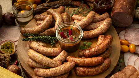 Câtă boia să pui la cârnați ca să iasă aromați. Trucul gospodinelor din Moldova