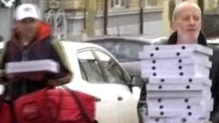 Andrei Gheorghe a venit cu pizza la DNA, unde Elena Udrea dădea declarații în dosarul Microsoft. Pentru cine era „comanda