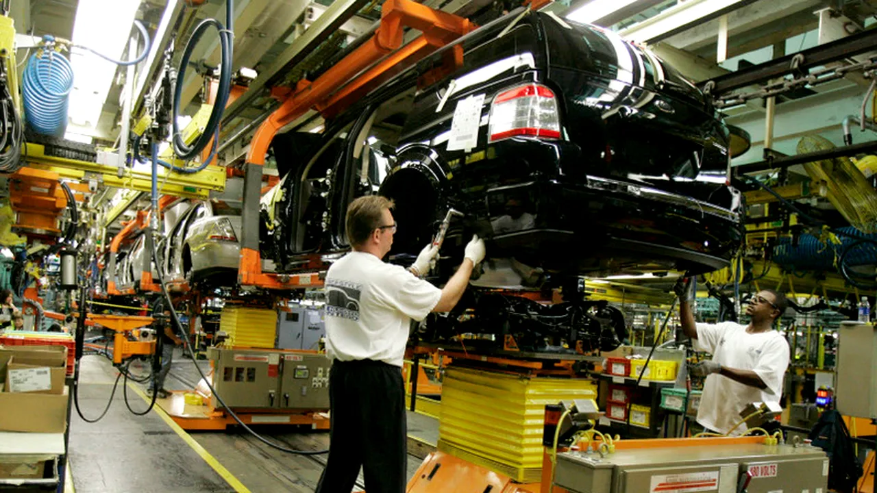 Unul dintre cei mai mari constructori auto din lume vine în România. Câte locuri noi de muncă va crea