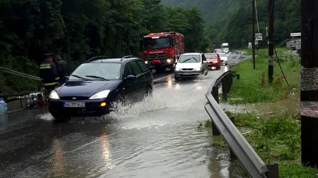 DN 7 a fost inundat. Traficul pe Valea Oltului, îngreunat