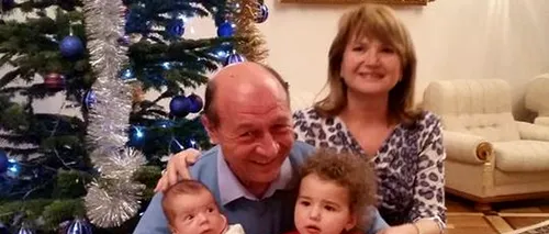 Ce face fostul președinte Traian Băsescu de Crăciun