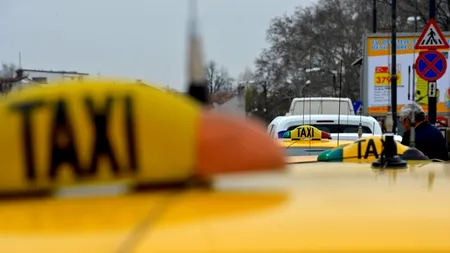 Peste 150 de taximetriști, amendați în urma unei acțiuni a Poliției în zona aeroporturilor
