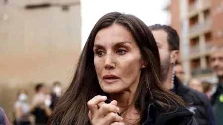 Împroșcată cu noroi, Dona Letizia a Spaniei SOLIDARIZEAZĂ cu Valencia: „Cum să nu se simtă aşa. Cum să nu fie supăraţi?”