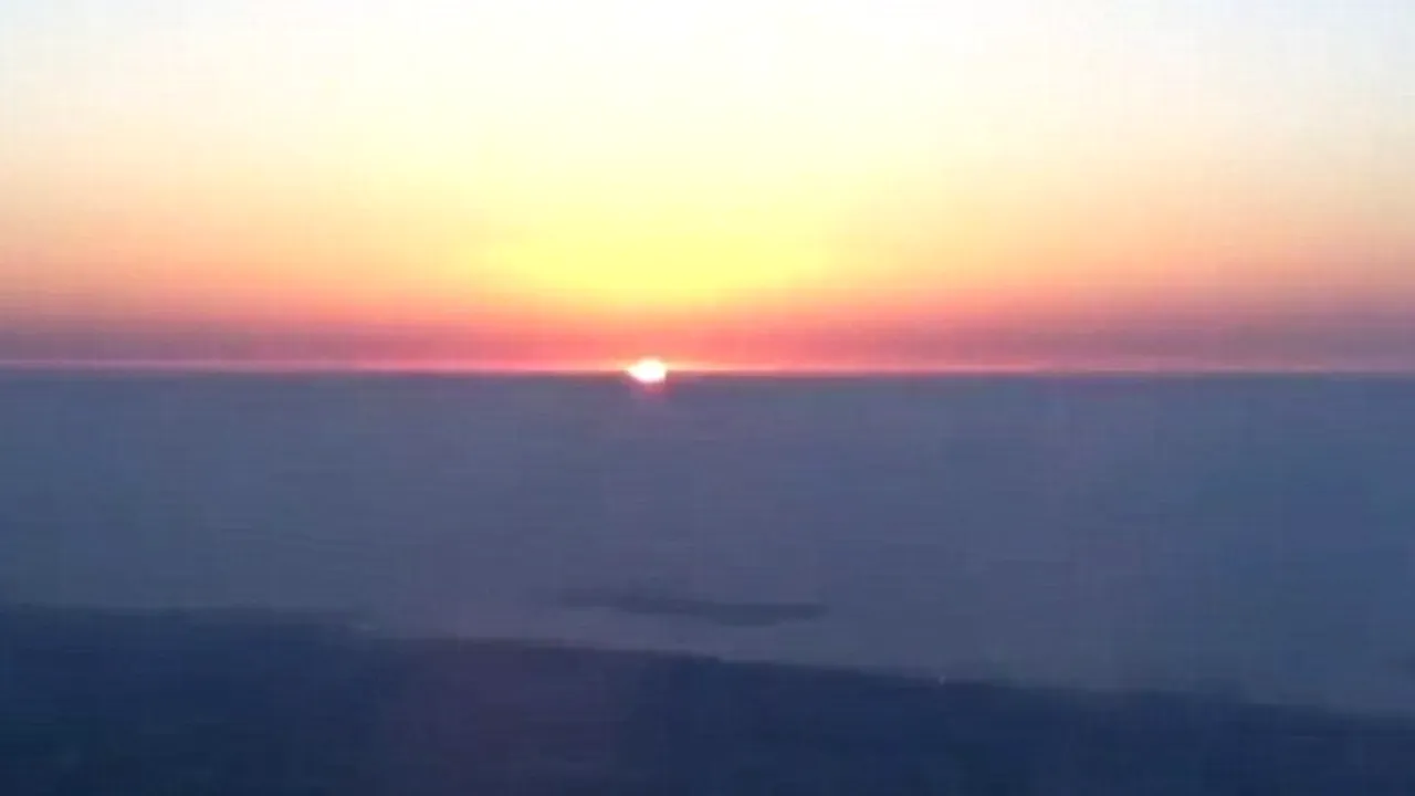 Cum se vede răsăritul de pe acoperișul celei mai înalte clădiri din lume. VIDEO