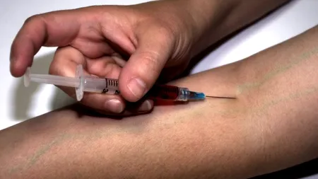 Câte persoane s-au vaccinat miercuri în România și ce reacții adverse au fost înregistrate
