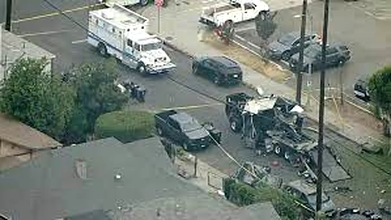 17 răniți într-o explozie la Los Angeles. Poliția a detonat greșit o încărcătură cu artificii