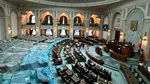 „Găleata de la Camera Deputaților” s-a transformat în celofanul de la Senat. Care este explicația pentru folia din plenul Senatului