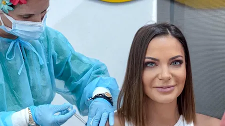 Cântăreața Andreea Antonescu s-a vaccinat anti-Covid: „Îmi doresc să revin la viața fericită pe care o aveam înainte și să renunț la mască!”