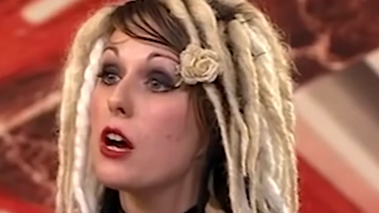 Fostă participantă la X Factor, găsită moartă în propria casă. Tânăra a fost înjunghiată în gât - VIDEO