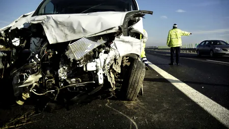 Accident în lanț pe A1. Patru mașini avariate, trei răniți ușor și un autoturism care a ars în totalitate