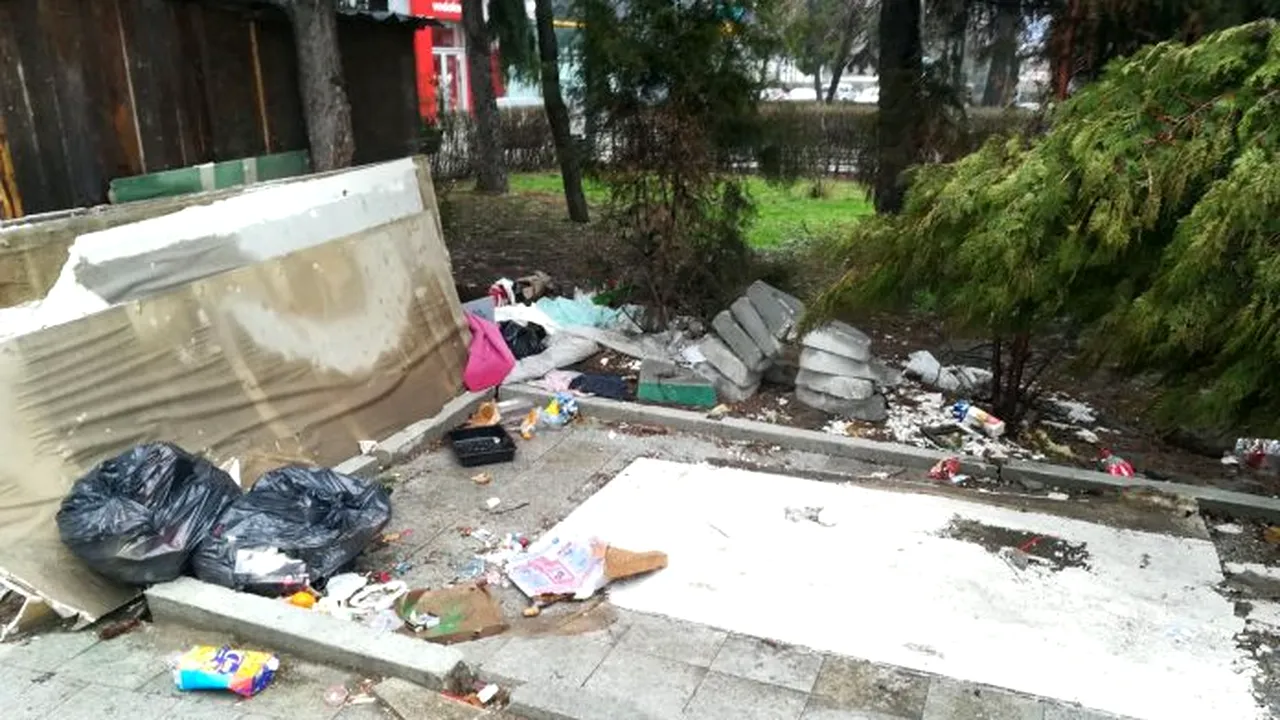 Turnul cu ceas din Giurgiu, între gunoaie și dispute 