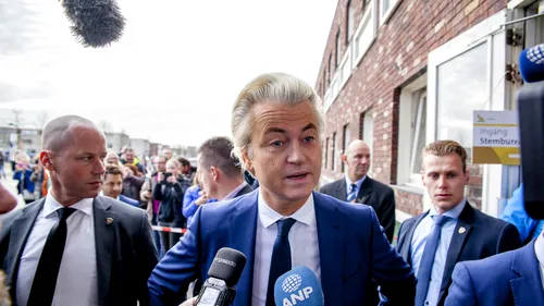 Europa răsuflă ușurată: Extremiștii au pierdut alegerile în Olanda. Partidul premierului Mark Rutte câștigă detașat 