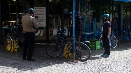 AFACERE. Câți bani se câștigă, de fapt, la Foodpanda. Ce salariu iau curierii pe bicicletă și cei care fac delivery cu propria mașină