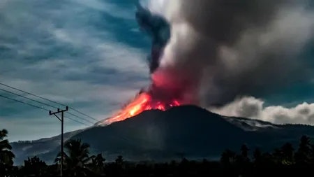 Indonezia: Mai multe zboruri spre și dinspre Bali au fost anulate din cauza ERUPȚIEI unui vulcan