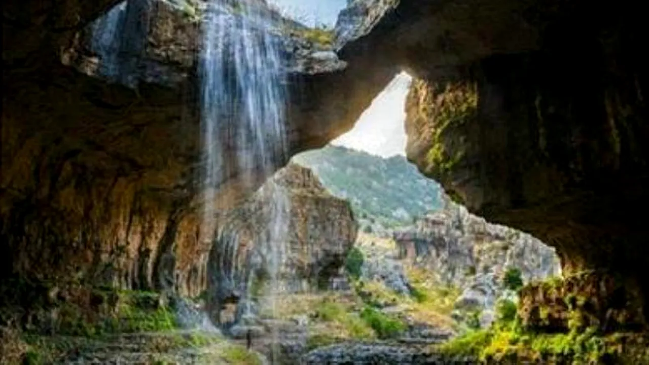 Este una dintre cele mai frumoase cascade din lume: 